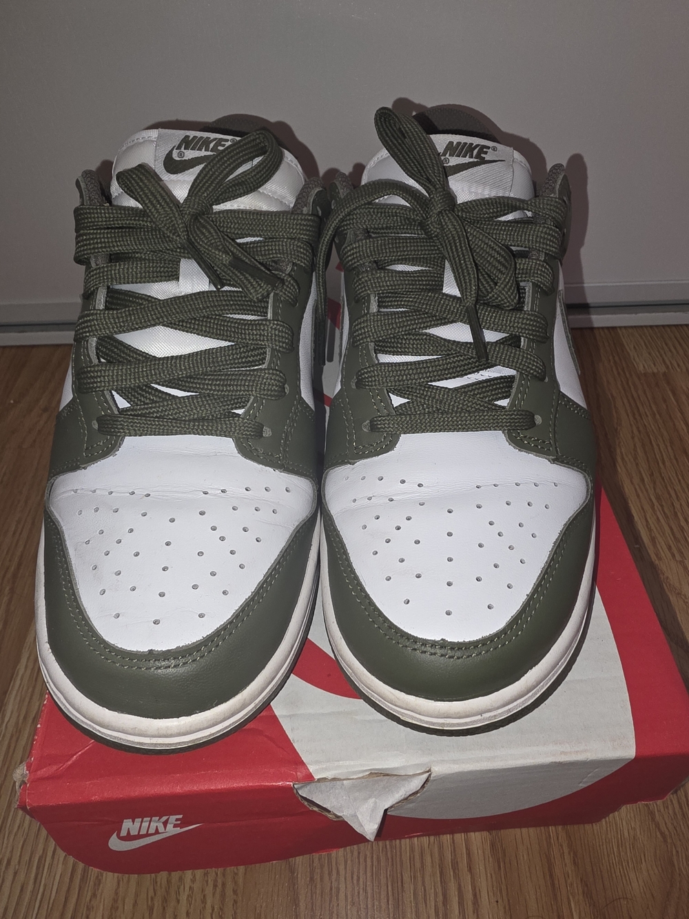 Nike Womens Low-Top Sneakers - White & Olive Green